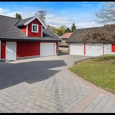 Sjarmerende Gjestehus Med Stor Hage I Sandvika Esterno foto