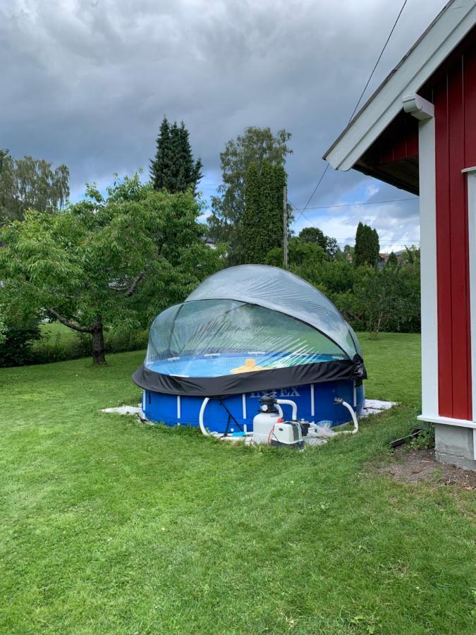 Sjarmerende Gjestehus Med Stor Hage I Sandvika Esterno foto